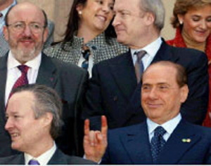 Name:  berlusconi_corna.jpg
Views: 276
Size:  32,7 KB