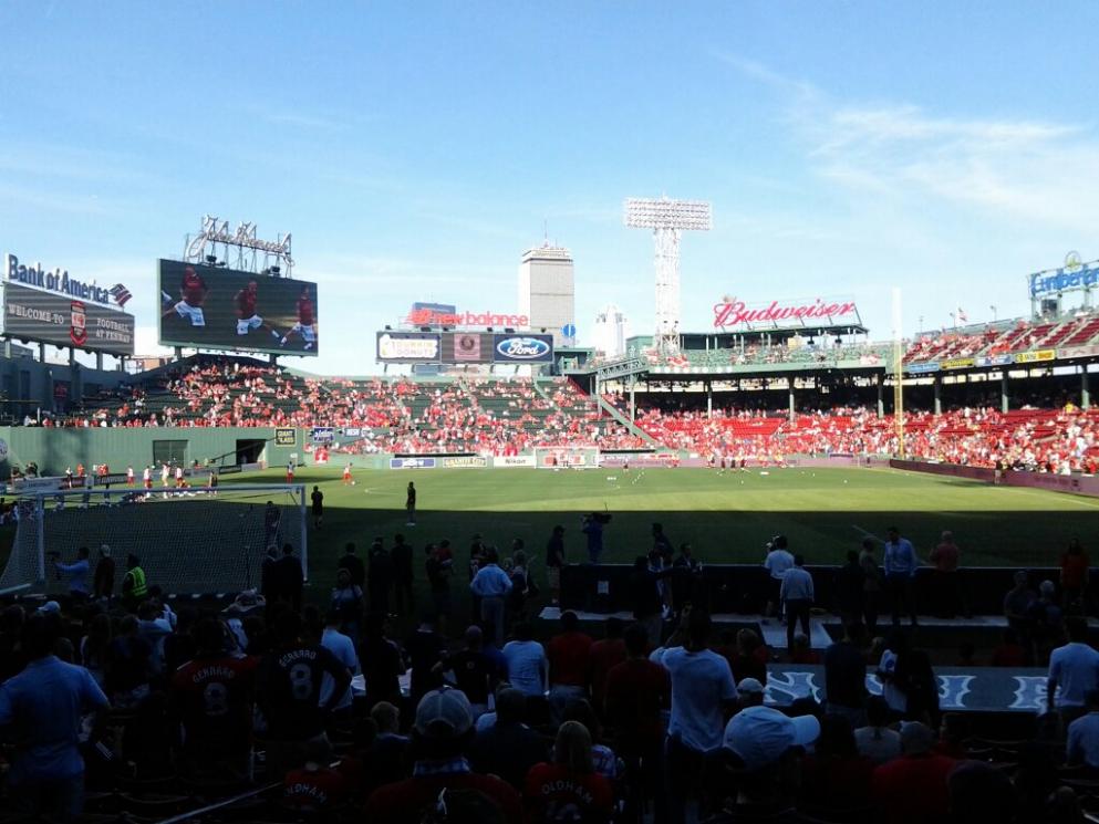 Name:  football_at_fenway.jpg
Views: 371
Size:  90,3 KB